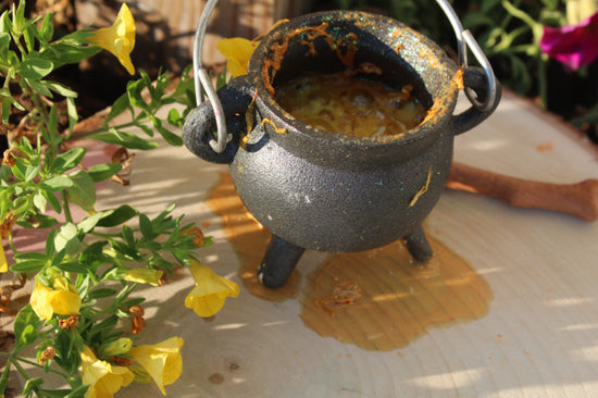Magic Folks Mini Cast Iron Cauldron | Potion Accessories | Sensory Play Tools